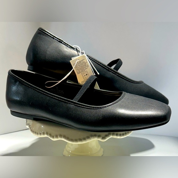 Old Navy Black Women's Ballet Flats - Picture 1 of 5
